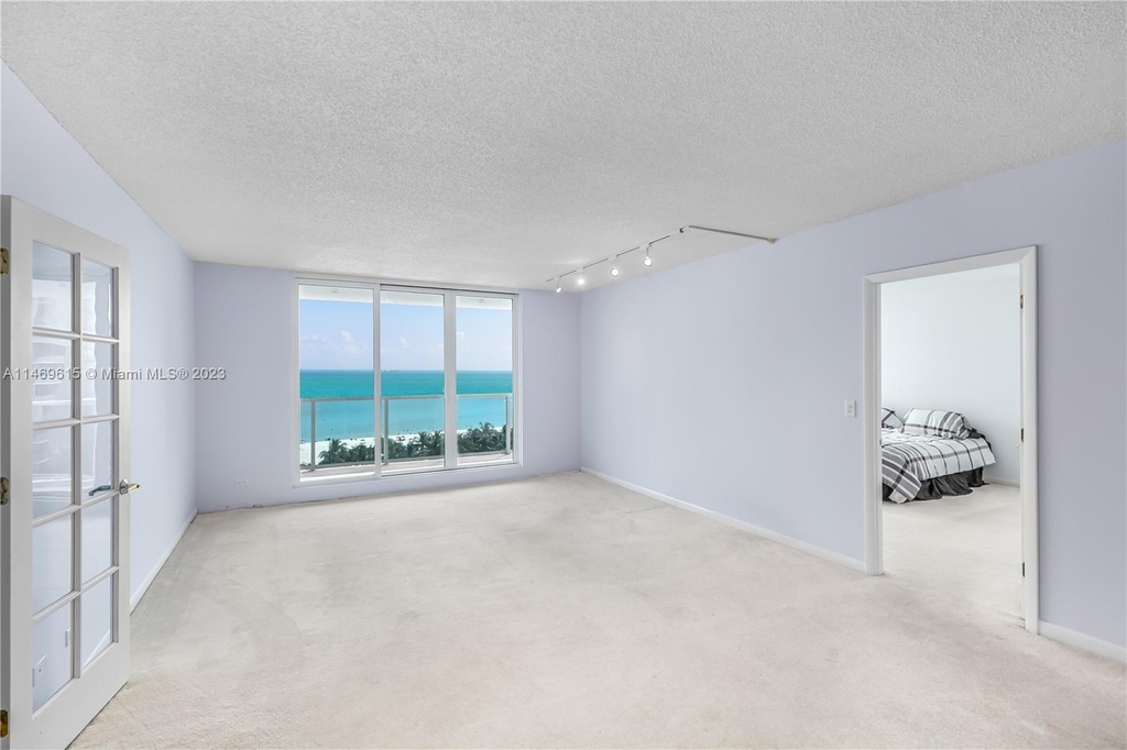 2301 Collins Ave - Photo 12