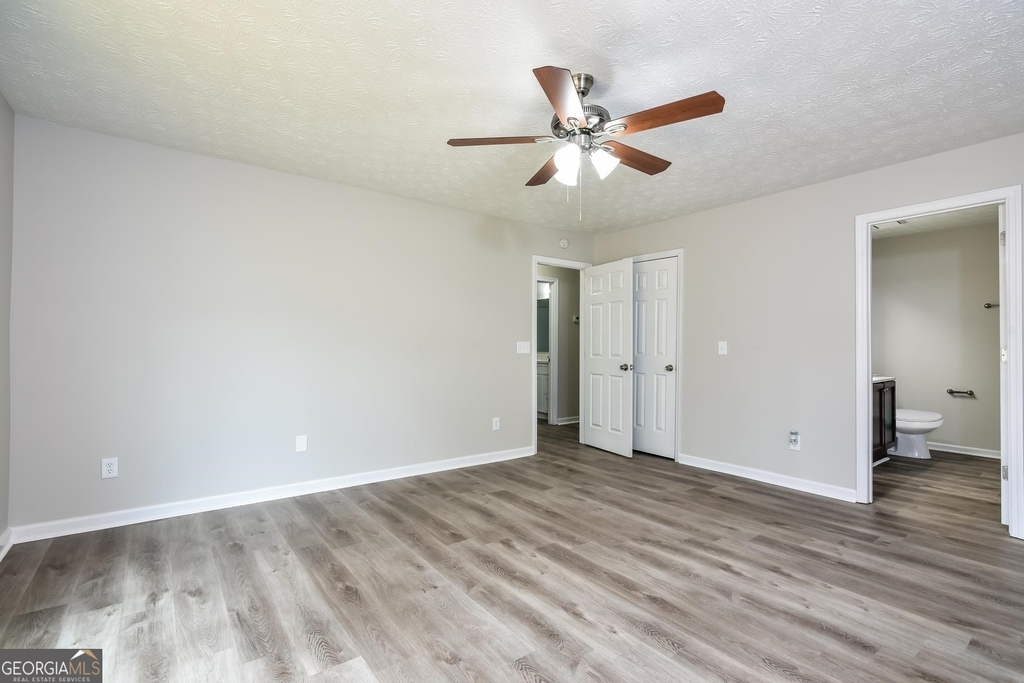 637 Woodcrest Manor - Photo 8