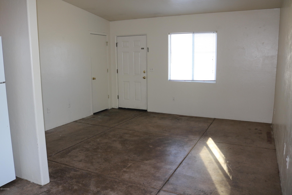 77 E Laguna Street - Photo 1