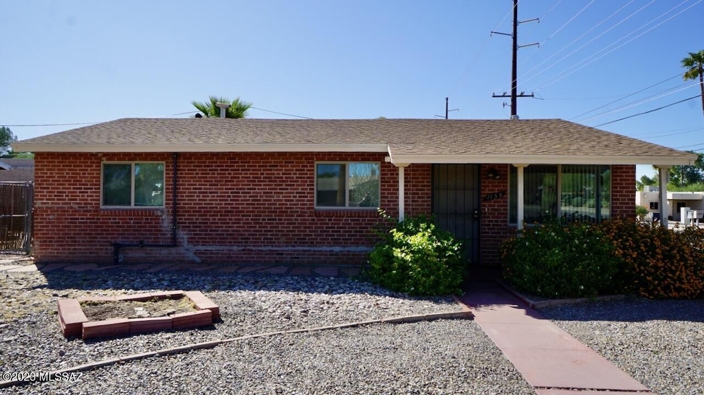 1155 N Santa Rosa Avenue - Photo 1