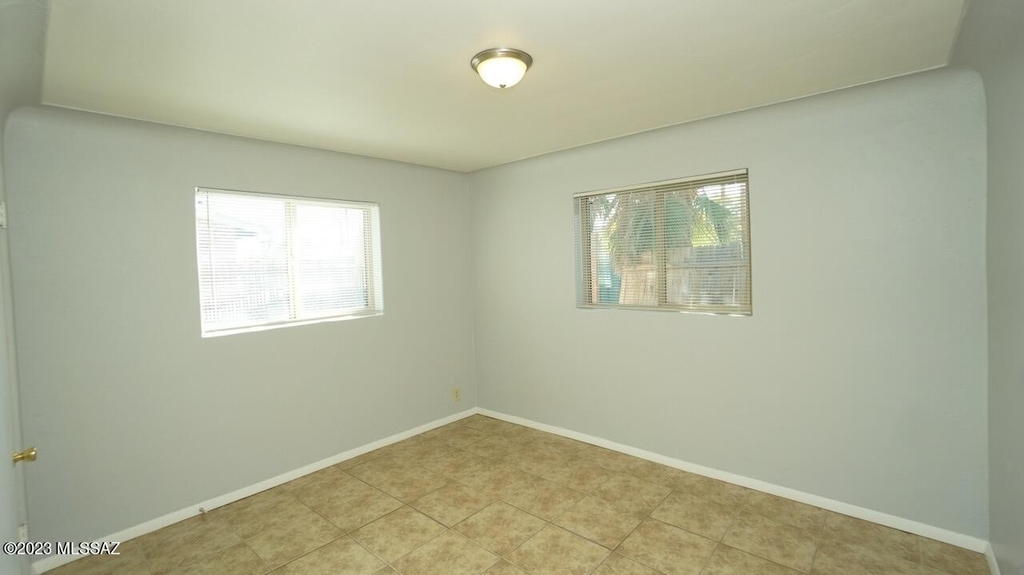 1155 N Santa Rosa Avenue - Photo 12