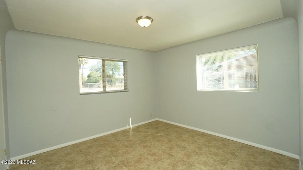 1155 N Santa Rosa Avenue - Photo 11