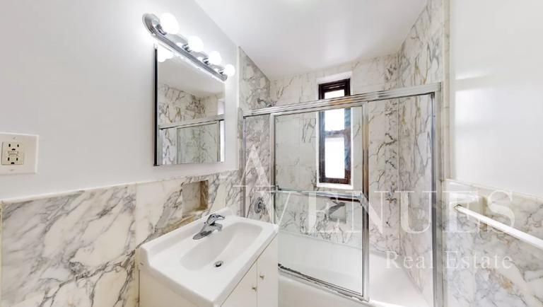 East 78th Street - Photo 6