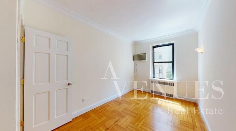 East 78th Street - Photo 3