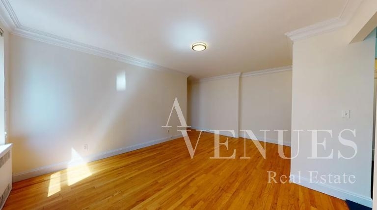 East 78th Street - Photo 2