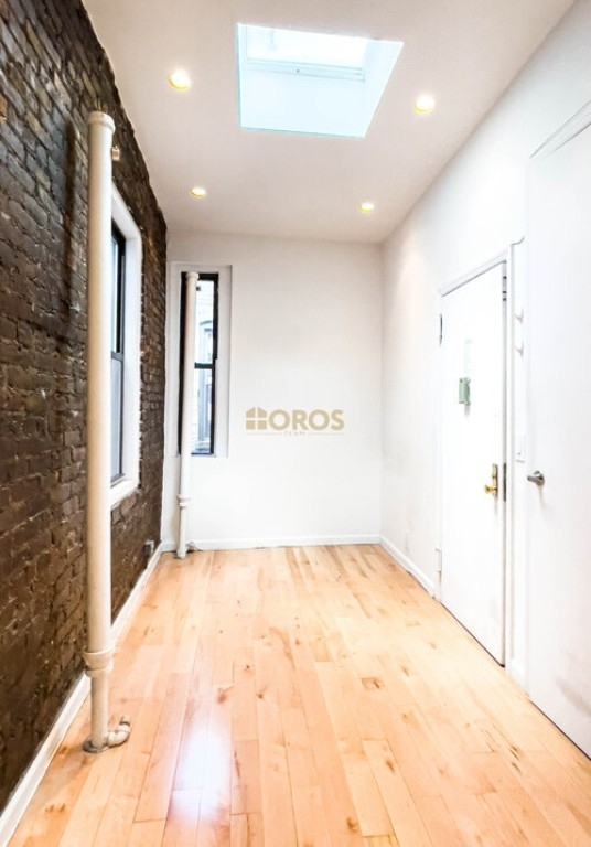 217 East 10th Street - Photo 4