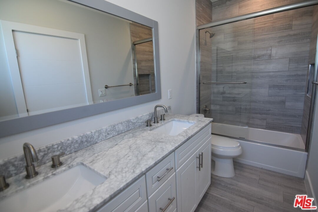 7159 S La Cienega Blvd - Photo 3