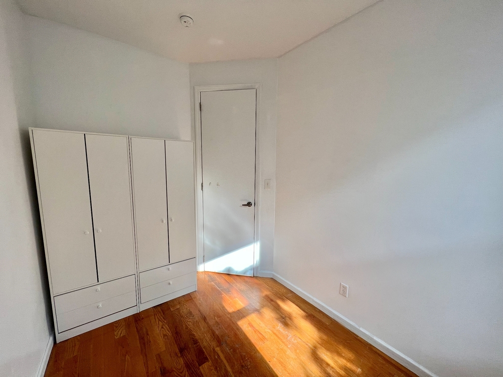 505 West 135th Street - Photo 6