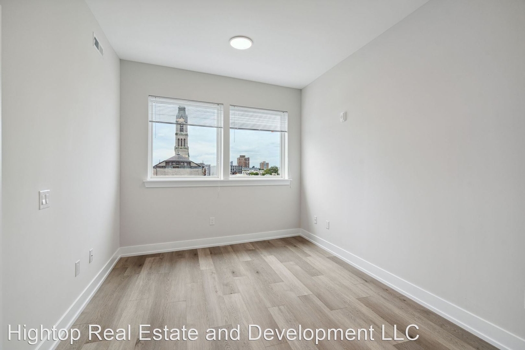 342 W Girard Ave - Photo 2