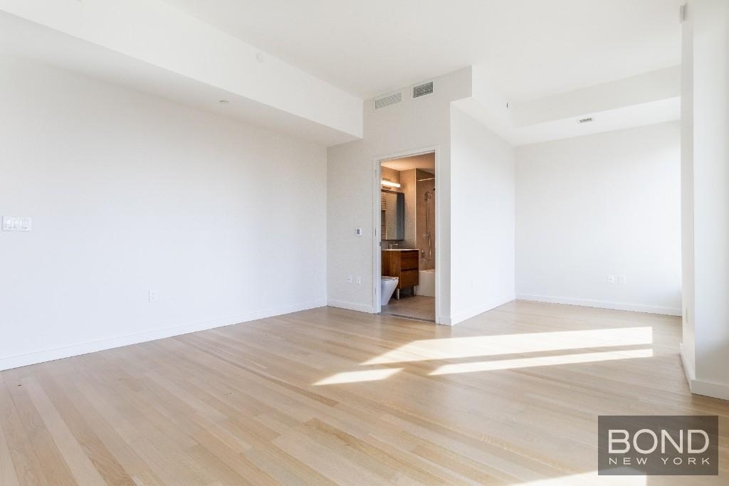 515 East 86th Street - Photo 2