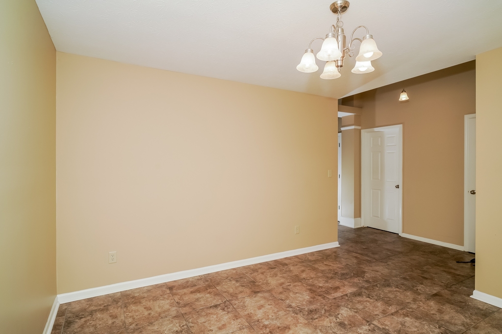 619 Findlay Lane - Photo 4