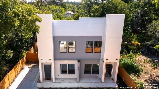 210 Piedmont Ave - Photo 0