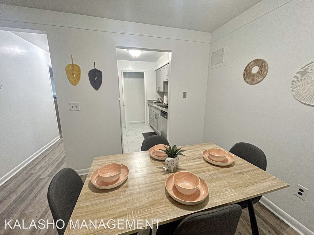 719 E Walled Lake Drive - Photo 3
