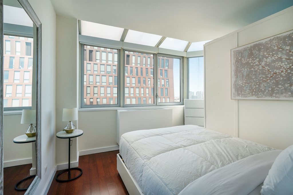 East 34th Street - Photo 3