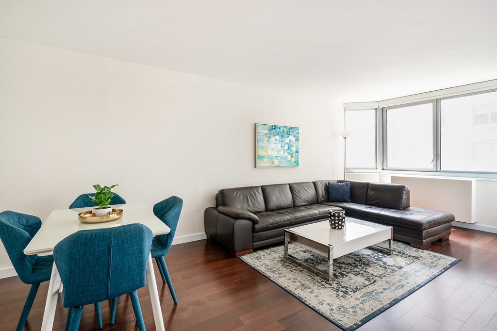 East 34th Street - Photo 4