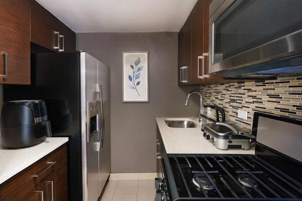 East 34th Street - Photo 5
