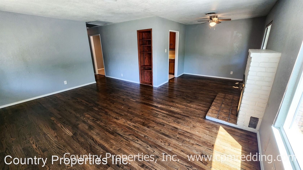 2090 Athens Ave - Photo 1