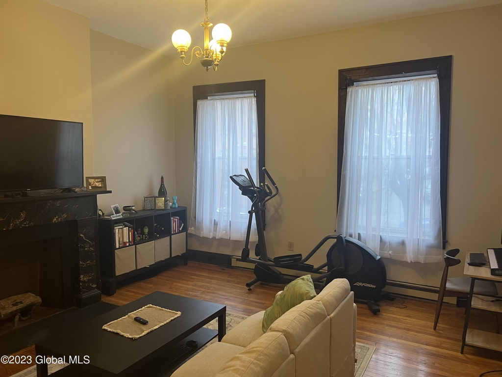 91 Columbia Street - Photo 2