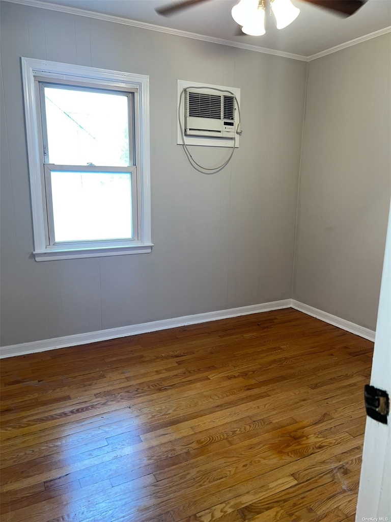 26 Linden Boulevard - Photo 12