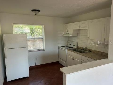 6605 48th Avenue N - Photo 2