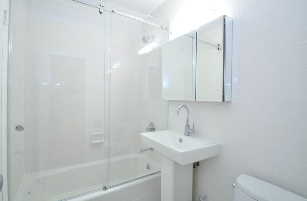 East 25th Street - Photo 4