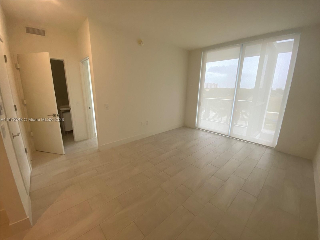 2000 Metropica Way - Photo 14