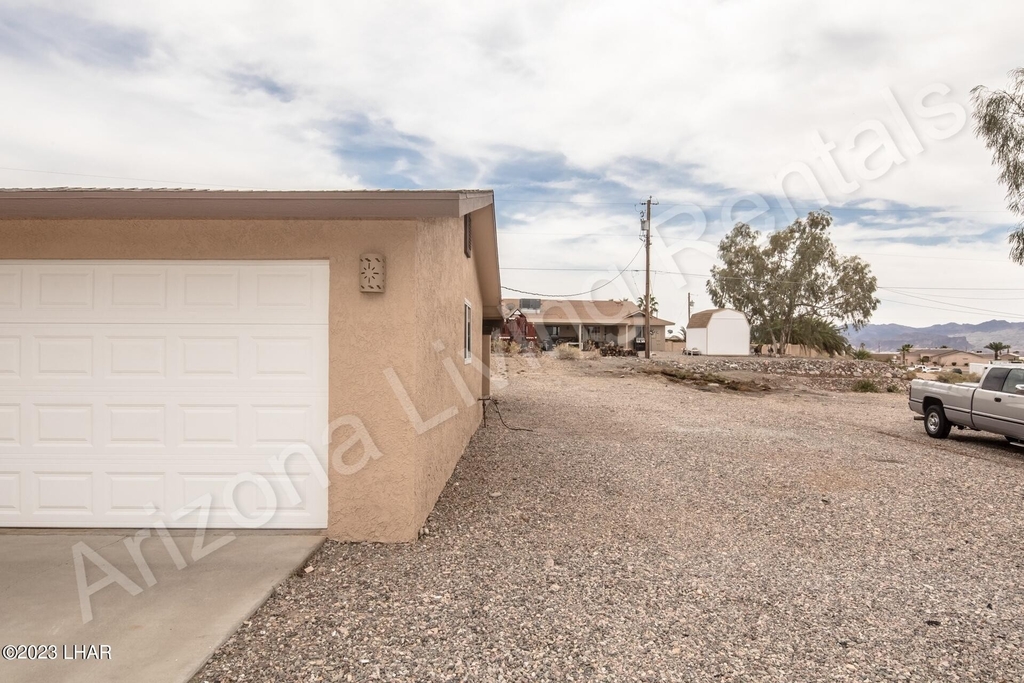 2939 Saddleback Dr - Photo 3