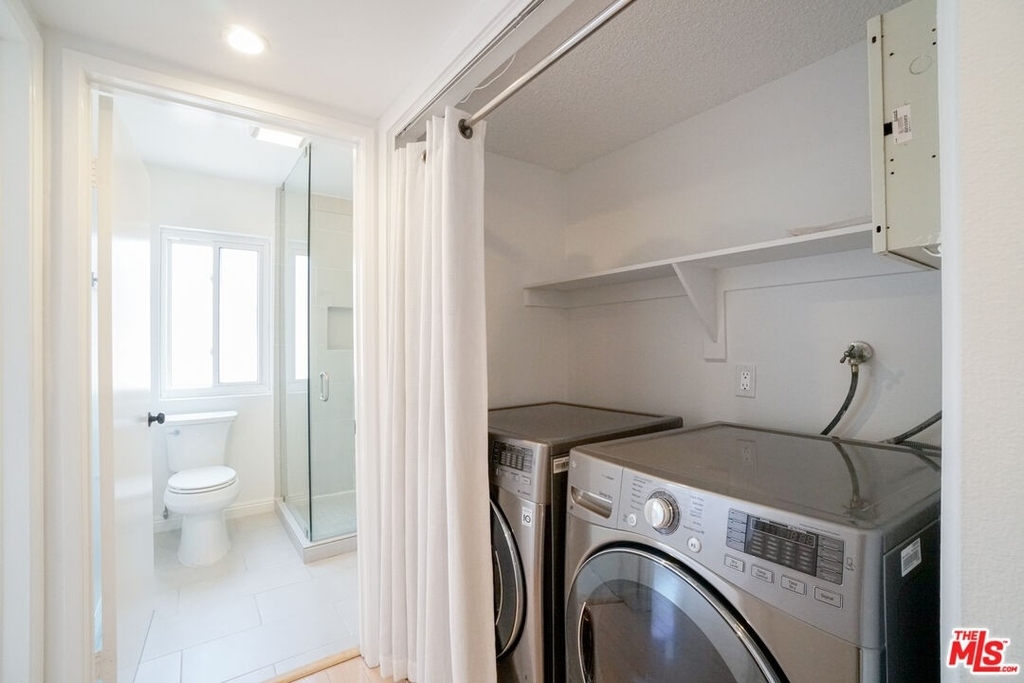 1239 9th St - Photo 23