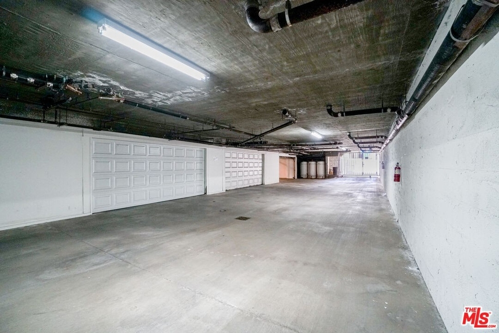 1239 9th St - Photo 45