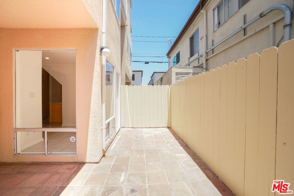 1239 9th St - Photo 20