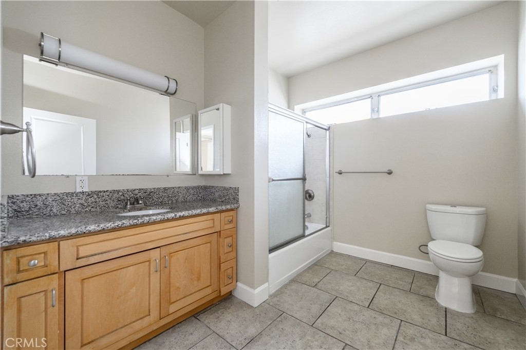 1241 W 37th Place - Photo 14