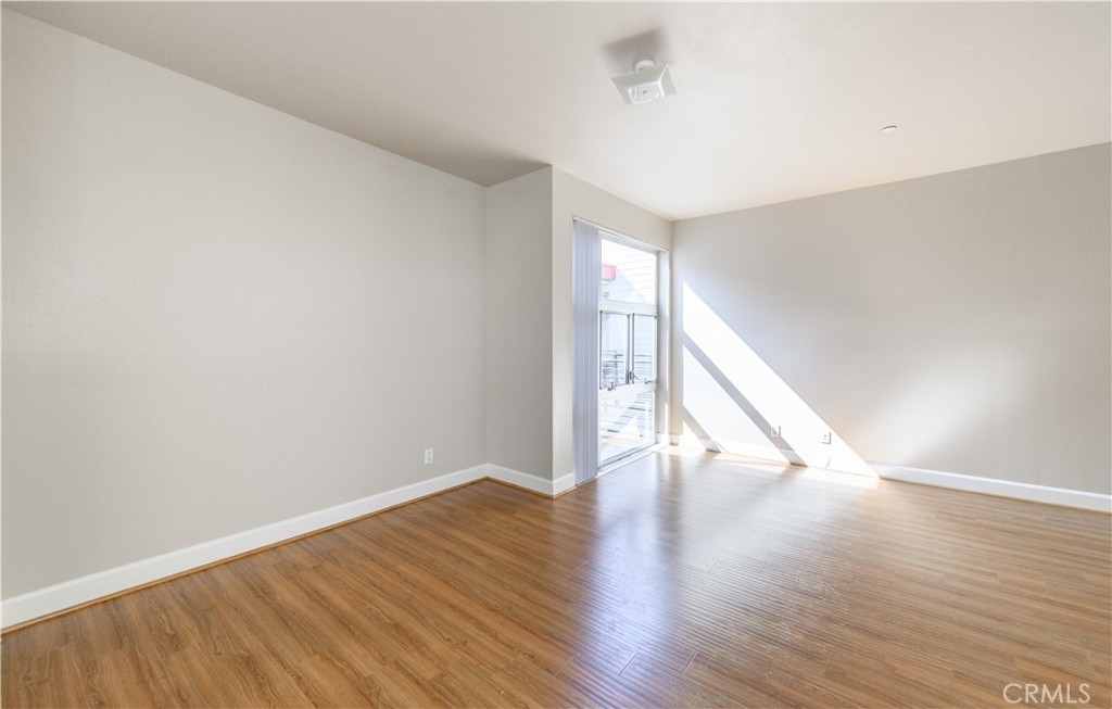 1241 W 37th Place - Photo 17