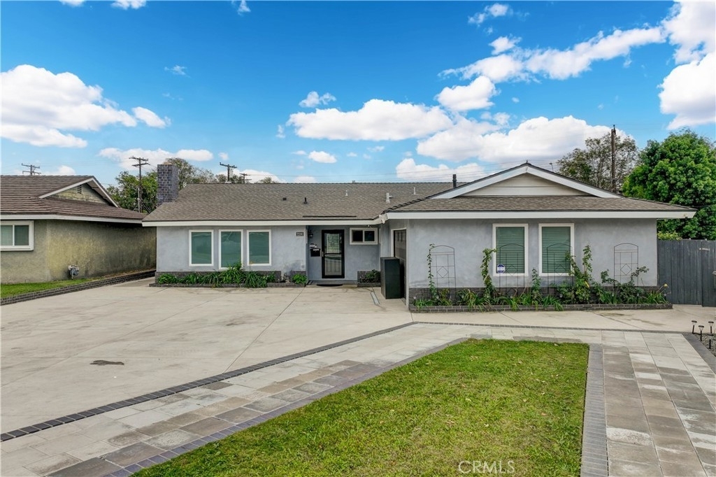 2230 E Jacaranda Avenue - Photo 0