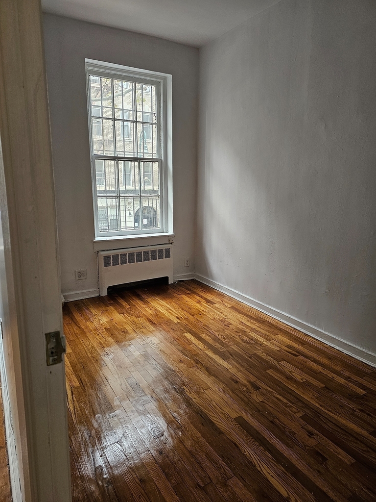 403 West 44th Street - Photo 2