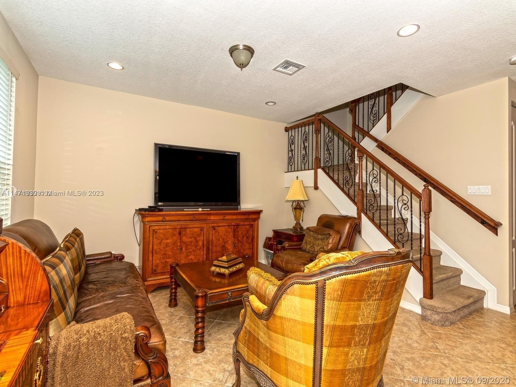 5213 Sw 78th Ter - Photo 8