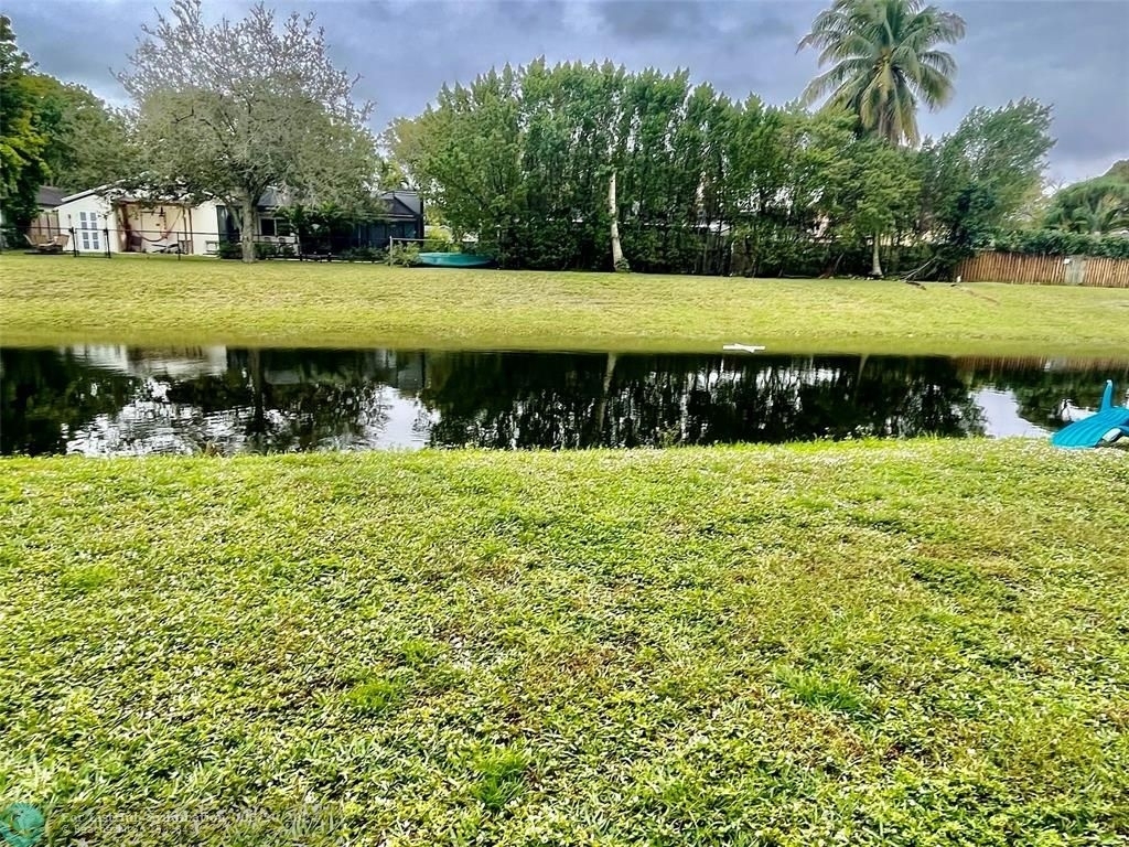 10874 Royal Palm Blvd - Photo 0