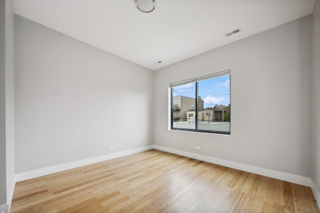 2526 W Lexington Street - Photo 2