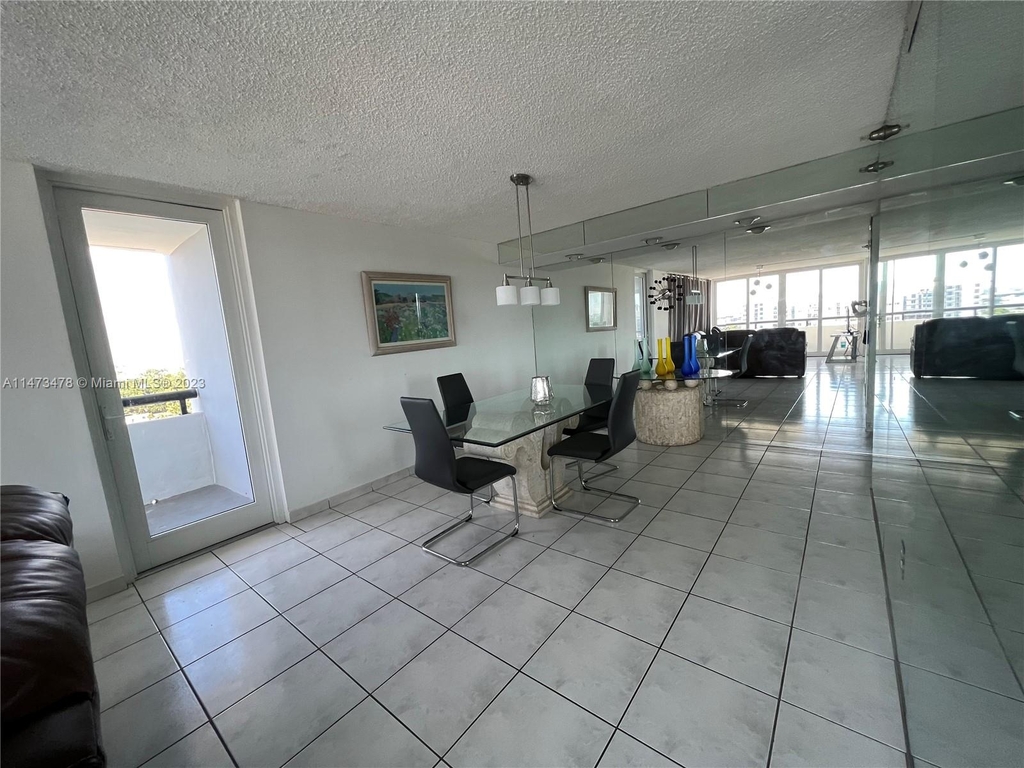 3200 Collins Ave - Photo 34