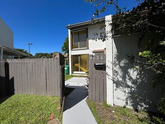 6824 Sw 114th Ave - Photo 3