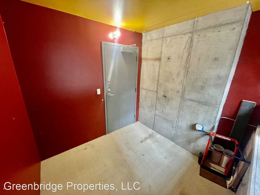 1420 Nw Lovejoy St #324 - Photo 2