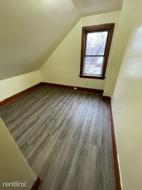 1118 Logan Ave - Photo 7