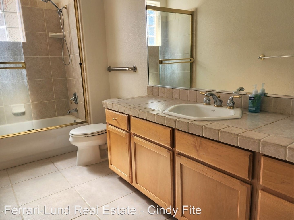 347 Wolf Run Ct - Photo 17