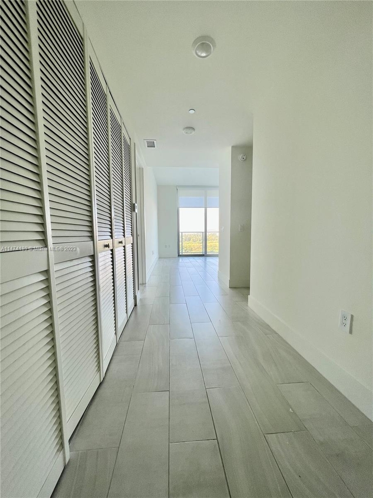 2000 Metropica Way - Photo 17