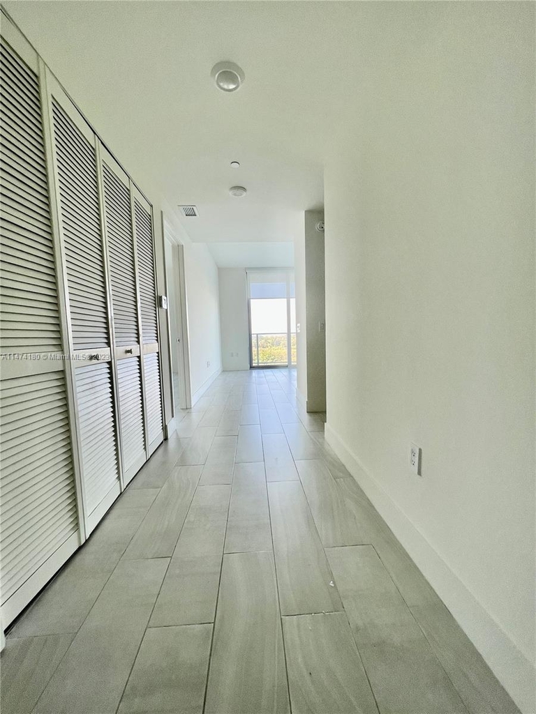 2000 Metropica Way - Photo 16