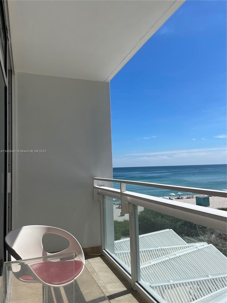 6801 Collins Ave - Photo 13