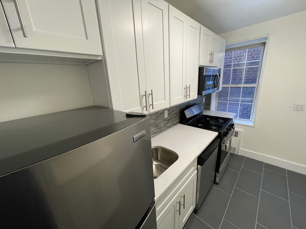 63-85 Woodhaven Boulevard - Photo 3