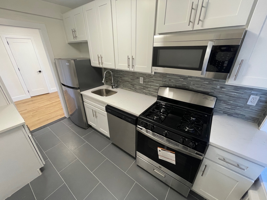 63-85 Woodhaven Boulevard - Photo 0