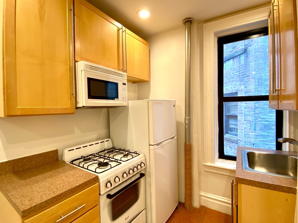 3rd Avenue & 78th Street - Photo 2