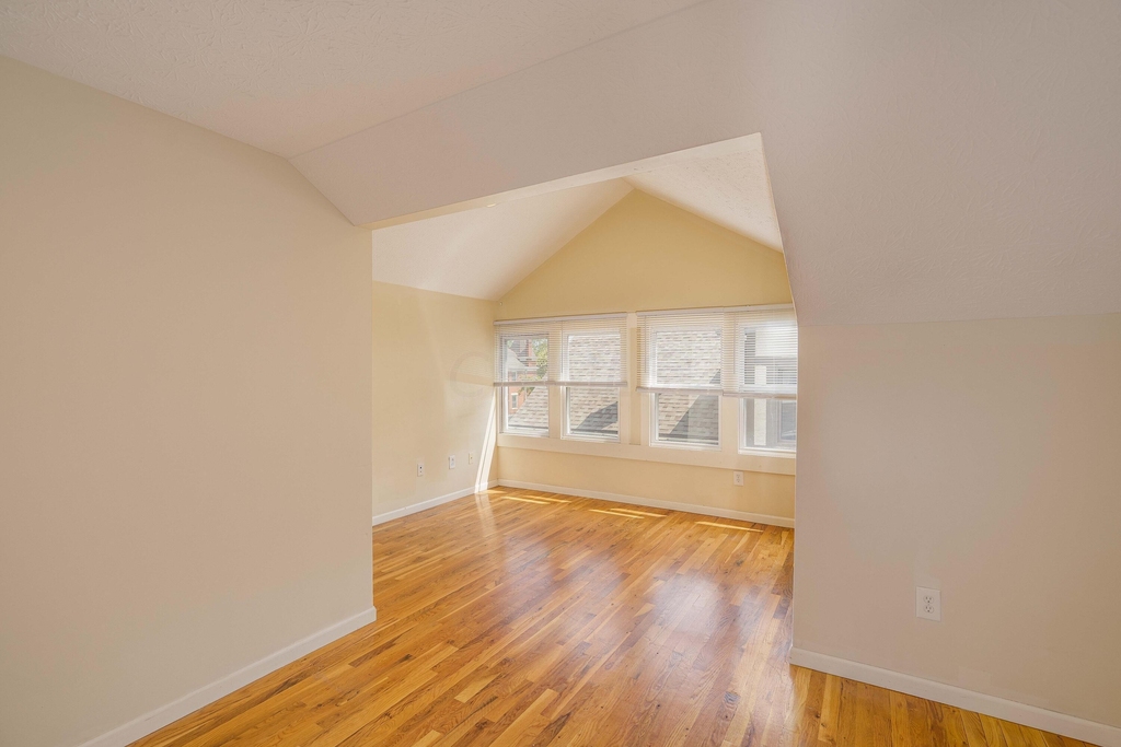 299 E 15th Avenue - Photo 17