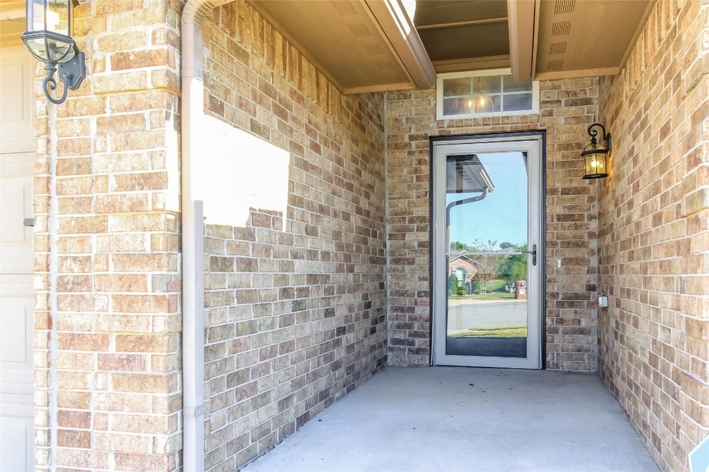 9604 Wessex Drive - Photo 2